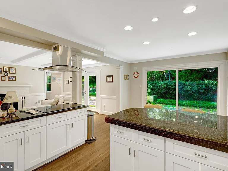 7845 Old Dominion Dr — Photo 44