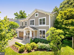 704 Plum St SW, Vienna, VA 22180