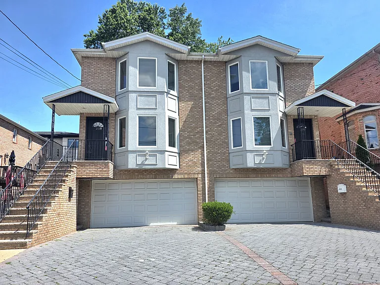 272 Highland Ave #A — Photo 2