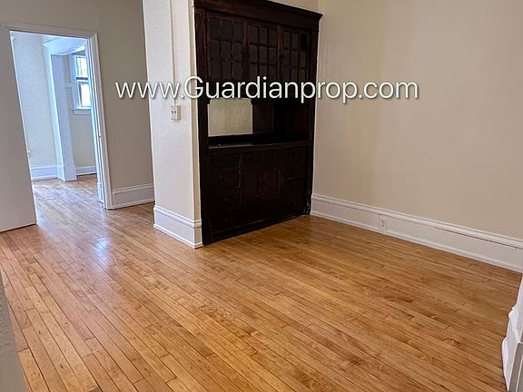 5th image of 1907 Lyndale Ave S APT 5