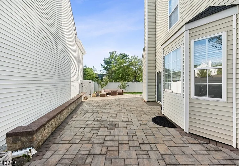 41 Tall Oaks Ct — Photo 32