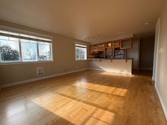 3rd image of 2200 Thorndyke Ave W APT 205
