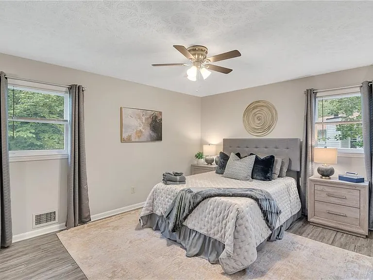 209 Caboose Ln — Photo 12