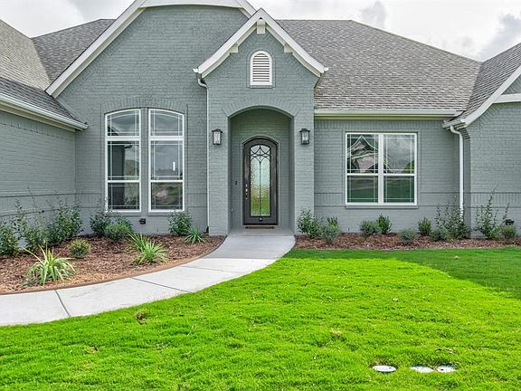 2nd image of 1032 Eagles Bluff Dr