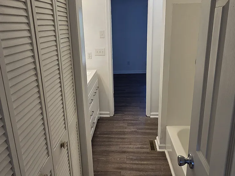 3757 Heathrow Dr — Photo 12