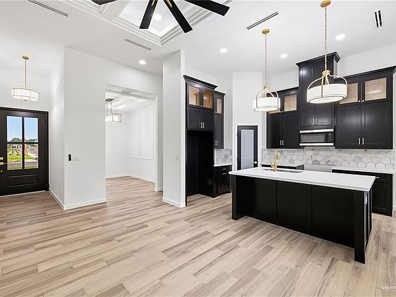 3rd image of 3001 N Rosalinda St