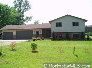 38594 Woodview Ln, Le Center, MN 56057