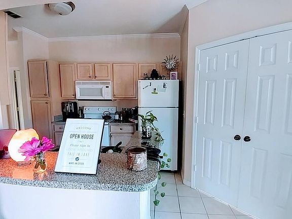 3rd image of 7800 Point Meadows Dr APT 1428