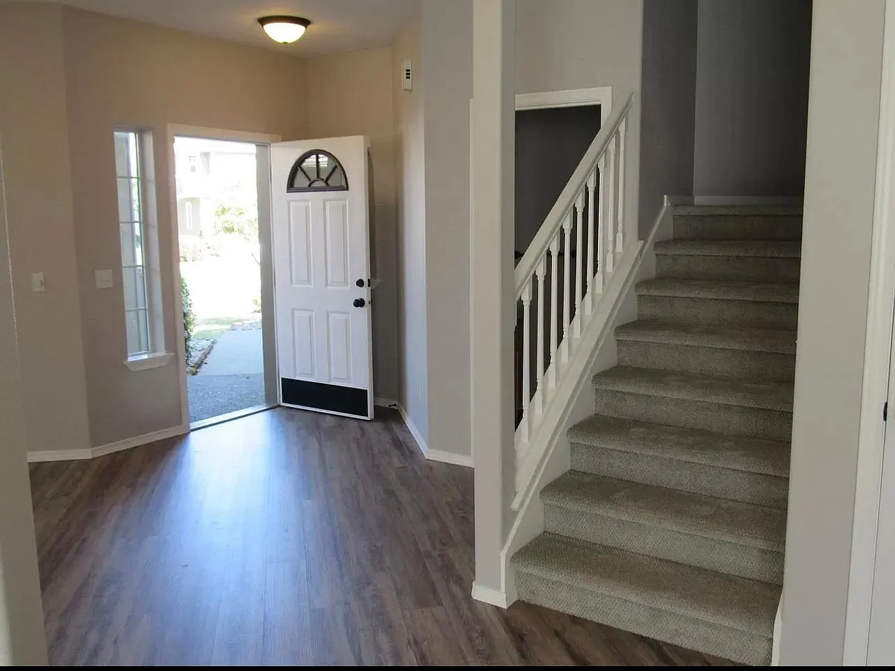 4 bed, 2.5 bath, 2000 sqft, $2,895 — Photo 3