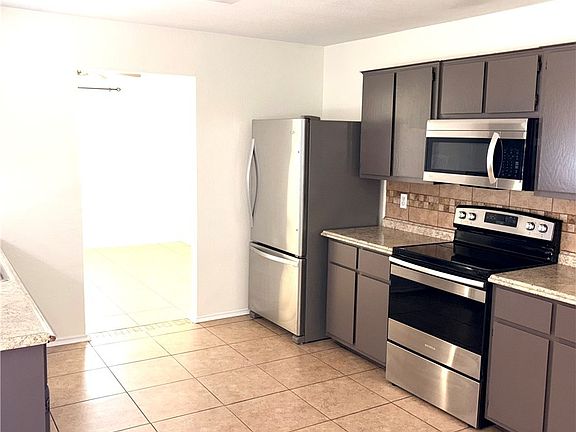 4th image of 2602 Bigleaf Dr