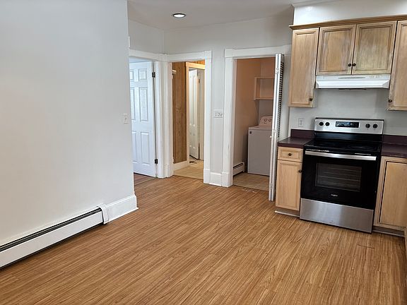 2nd image of 18 Howland St Floor 1