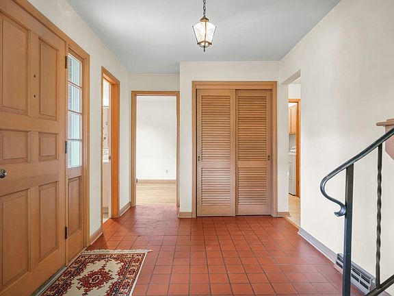 3rd image of 500 Frost Woods Rd