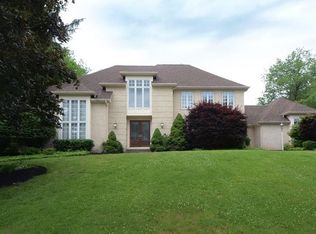 111 Brookside Ln, Coraopolis, PA 15108