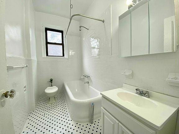 5th image of 395 Fort Washington Ave #47