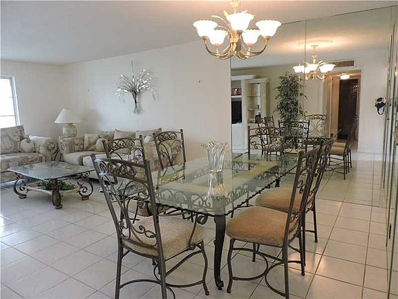 4th image of 111 SE 3rd Ave APT 407