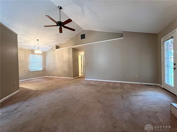 5th image of 638 Thornburg Pl