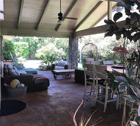 outside lanai living