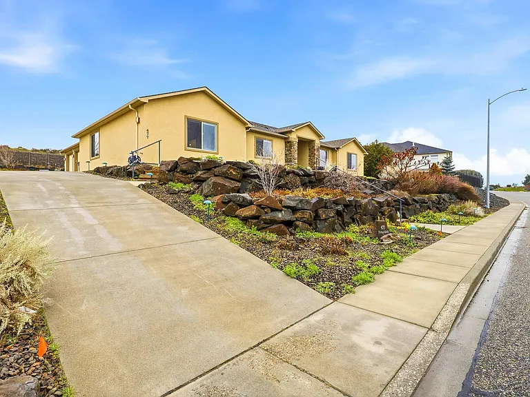 477 Heritage Hills Dr — Photo 36