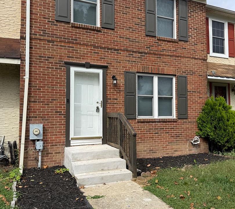 1st image of 13 Lamplighter Ln