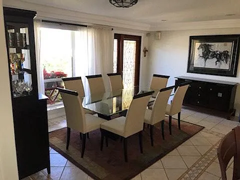 Entry / dinning room