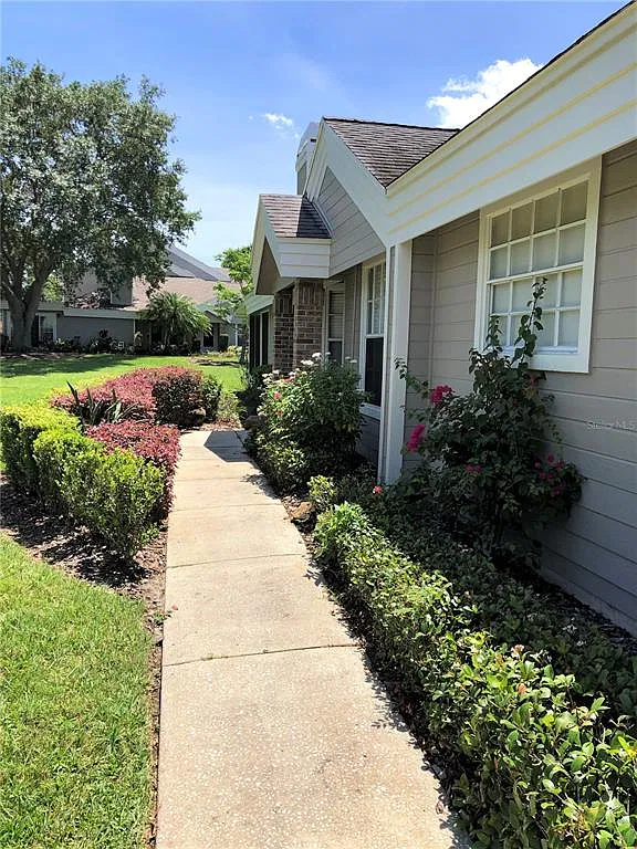 3 bed, 2.0 bath, 1398 sqft, $2,395 — Photo 4