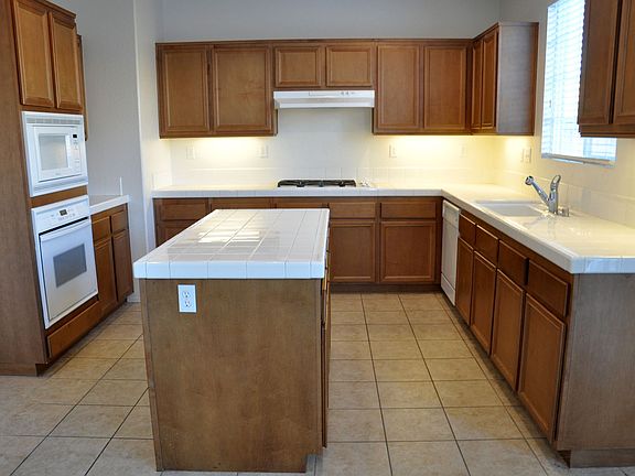 3rd image of 41016 Marquise St