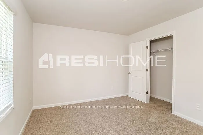 19 Winchester Ave — Photo 13