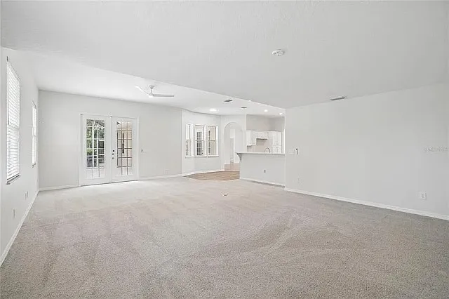4 bed, 2566 sqft, $3,900 — Photo 4