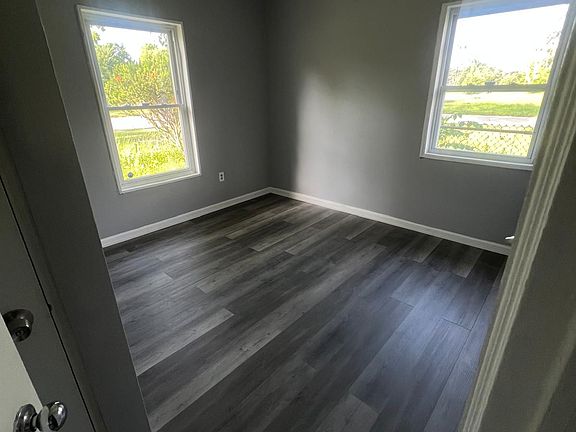 3rd image of 20511 Lyndon St