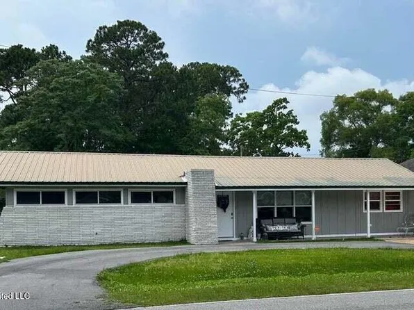 3117 Beachview Dr, Ocean Springs, MS 39564