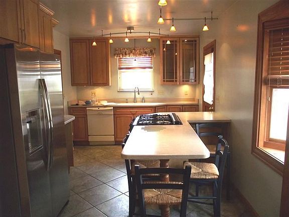 4th image of 5919 Beacraft Ave