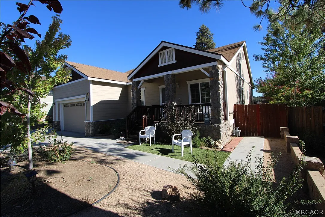 3 bed, 2.0 bath, 2000 sqft, $3,300 — Photo 2