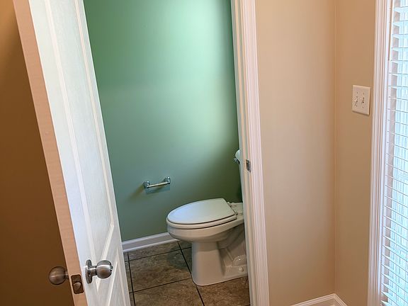 5th image of 1005 Lambsberry Cir