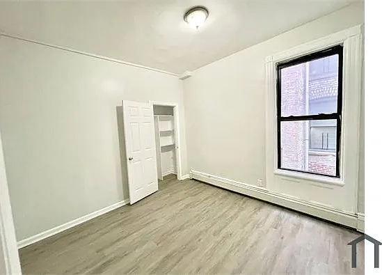 522 Beach Ave — Photo 2