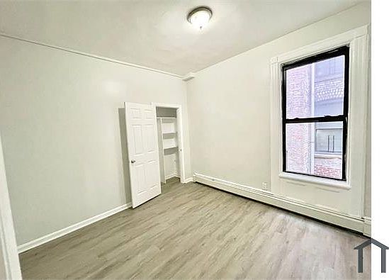 2nd image of 522 Beach Ave