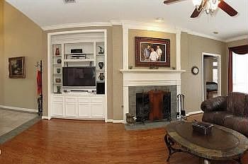 4th image of 3705 Sandhurst Dr
