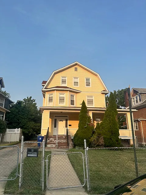 6 bed, 3000 sqft, $4,000 — Photo 2