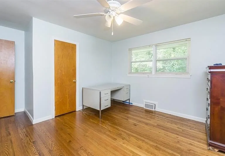 2790 Glenbriar Dr NE — Photo 3