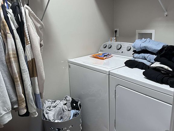 4th image of 336 Lake Ave APT 8
