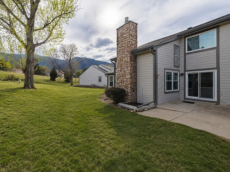 108 Cobblestone Dr — Photo 27