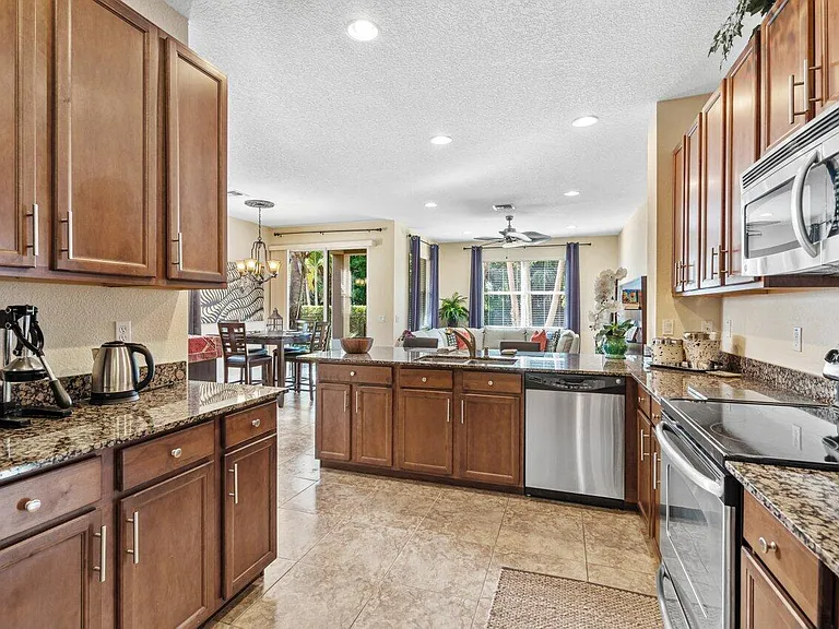 5009 Dulce Ct — Photo 12