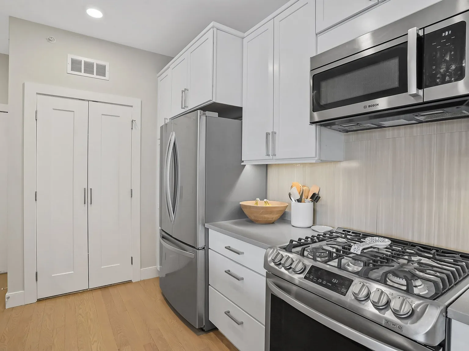 2 bed, 1377 sqft, $7,500 — Photo 4