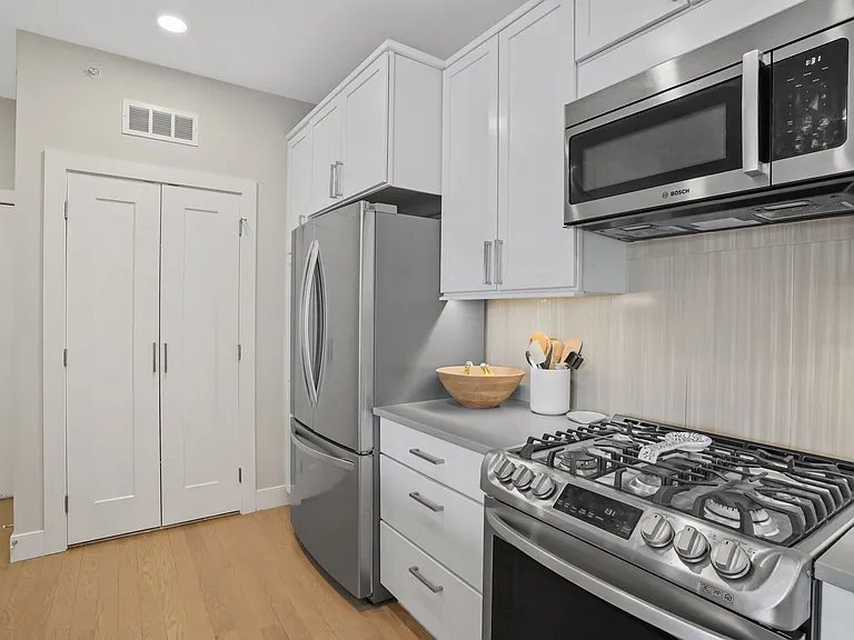 56 Old Field Point Rd #1 — Photo 8