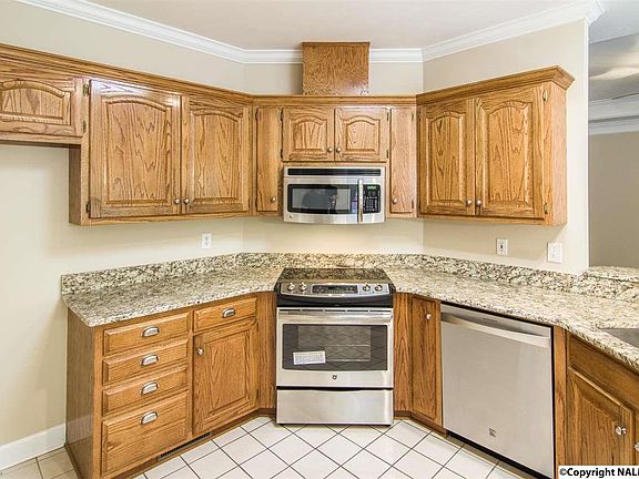 4th image of 2611 Southhurst Dr SE