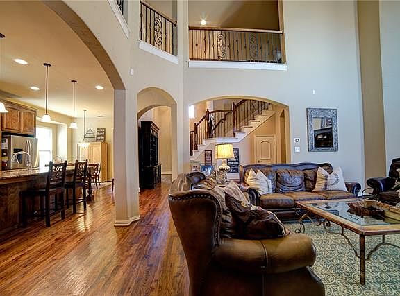 2nd image of 11268 Graceland Ln