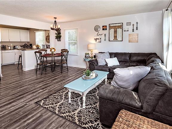 2nd image of 106 Pheasant Dr