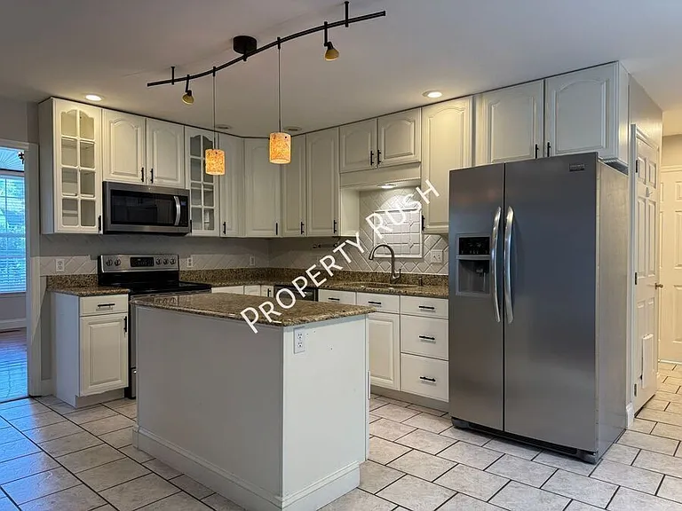 196 Blue Heron Dr — Photo 12