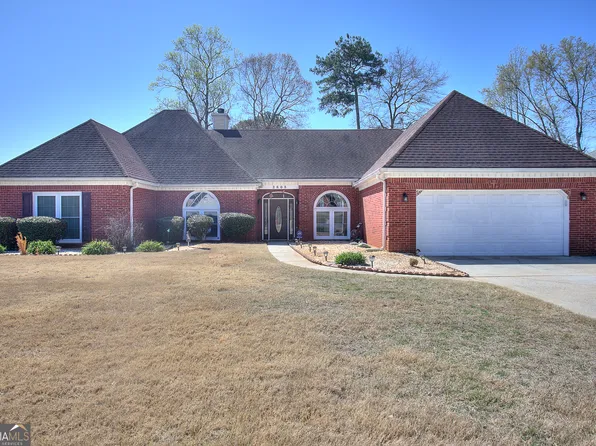 2808 Autumn Lake Ln, Decatur, GA 30034