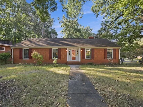 505 Overbrook Dr, High Point, NC 27262