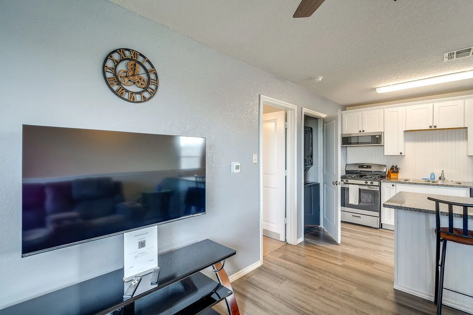 1 bed, 1.0 bath, 495 sqft, $2,193 — Photo 3